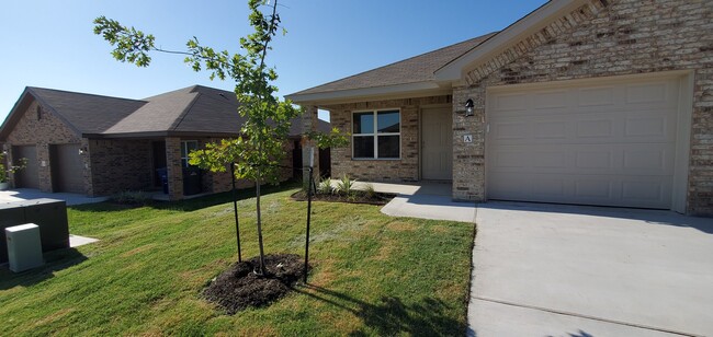 Building Photo - 115 Appalachian Trl