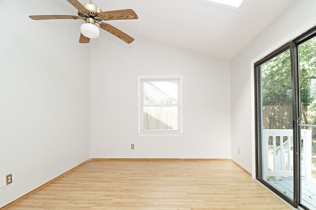 Building Photo - Pet-Friendly Fry's Spring Duplex With Fenc...