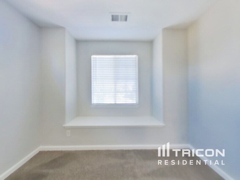 Building Photo - 2108 San Remo Dr