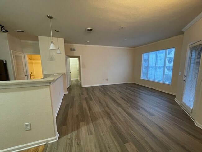 Building Photo - Gardens of Bridgehampton - 1 bed - 1 bath ...