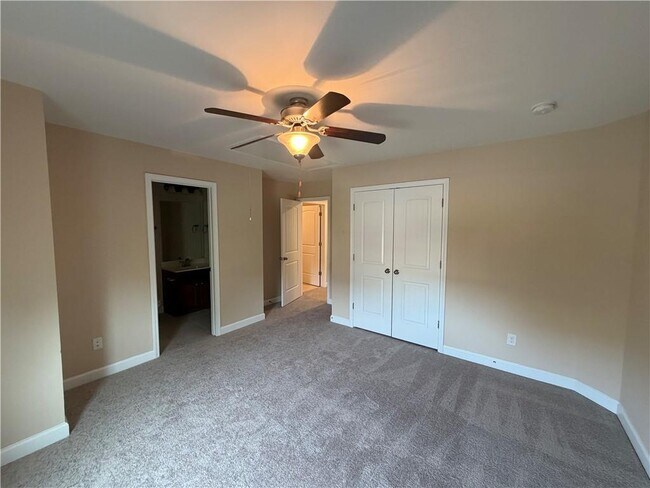 Building Photo - 4525 Highfield Dr
