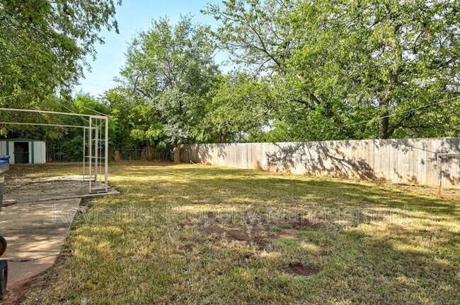 Building Photo - 1520 NW 47th St