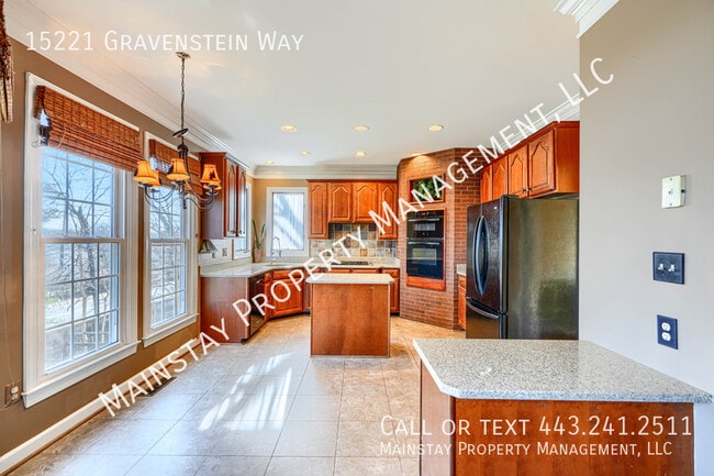 Building Photo - 15221 Gravenstein Way