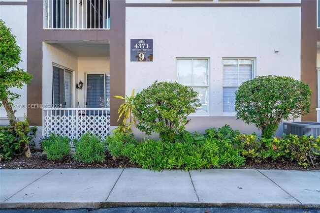 Building Photo - 4371 SW 160th Ave