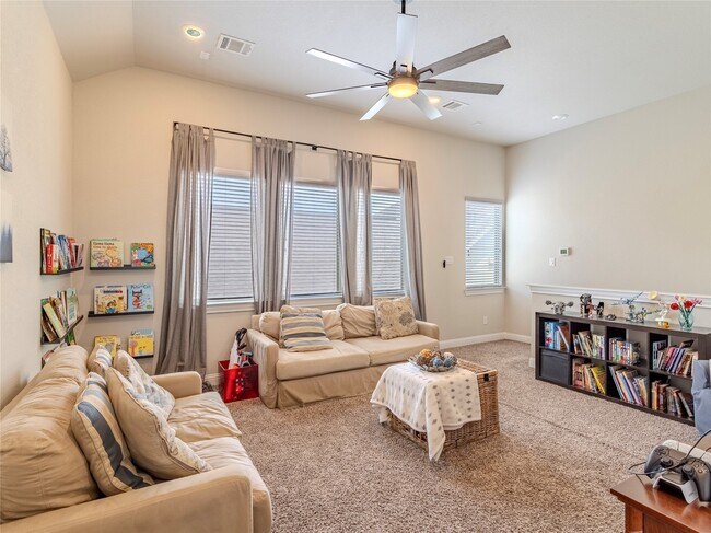 Building Photo - 10923 Texas Rose Dr