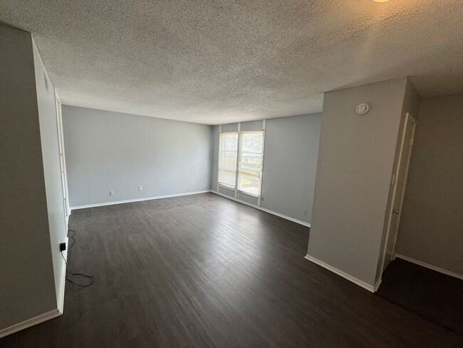 Building Photo - 151 N Belvedere Blvd