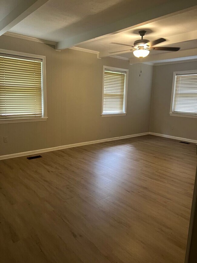 Building Photo - 15221 Hwy 73 Huntersville NC 28078