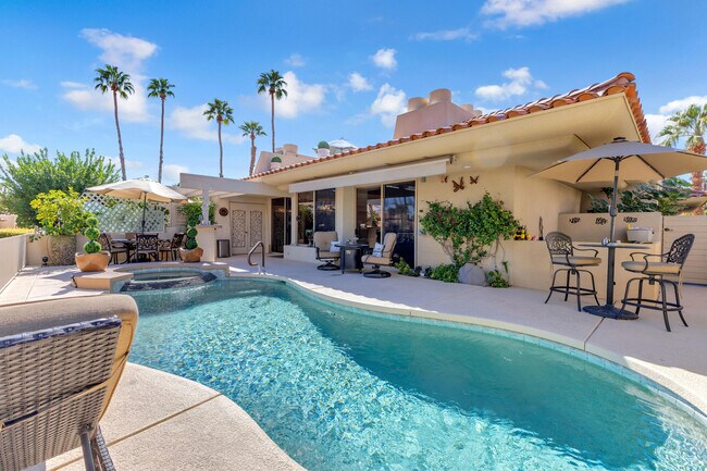 Building Photo - 216 W Kavenish Dr