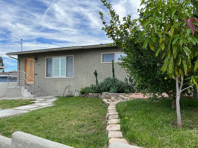 Building Photo - 1133 W Crestwood Ave