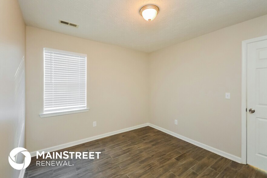 Building Photo - 851 Sweetwater Way