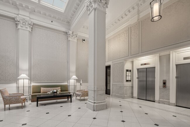 Building Photo - 21 Beacon St