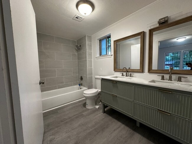 Building Photo - 76 S Haardt Dr