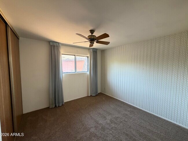 Building Photo - 1536 E Gemini Dr