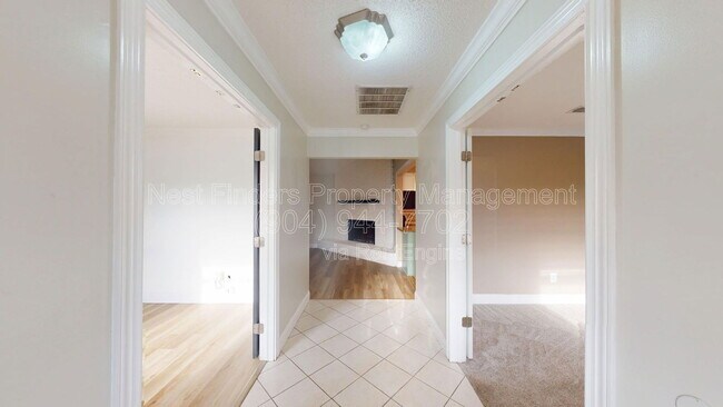 Building Photo - 12947 Tree Wy Ct N