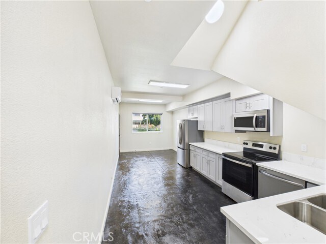 Building Photo - 8457 Langdon Ave