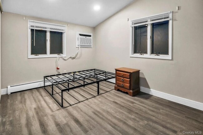 Building Photo - 44 University Heights Dr