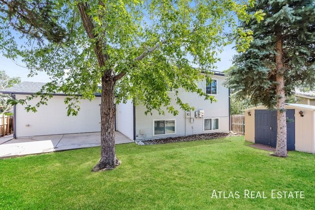 Building Photo - Stunning 3-Bedroom Home in Aurora – Your P...