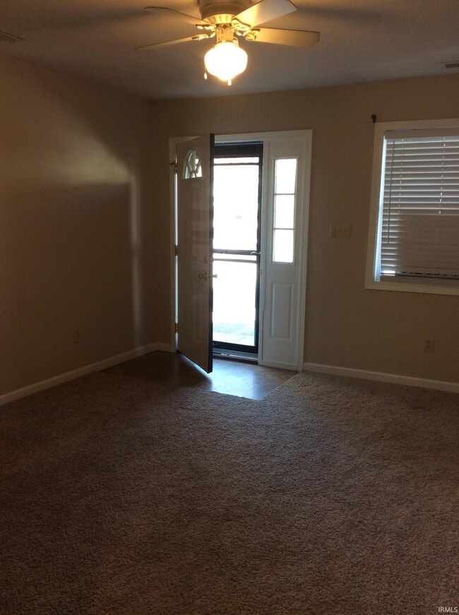 Building Photo - 795 E Sherwood Hills Dr