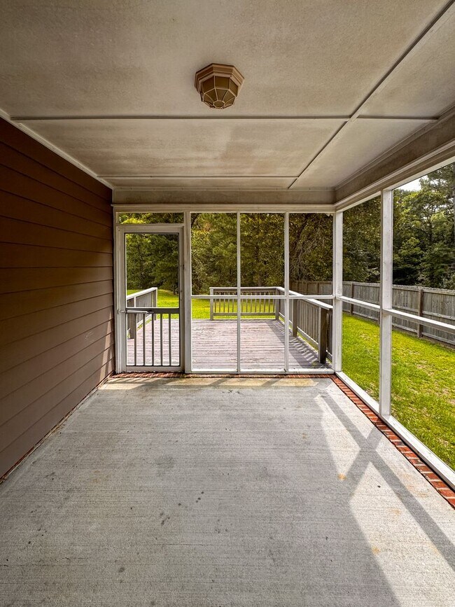 Building Photo - Lovely 3 Bed 2 Bath Plus Bonus Room Home in Raeford