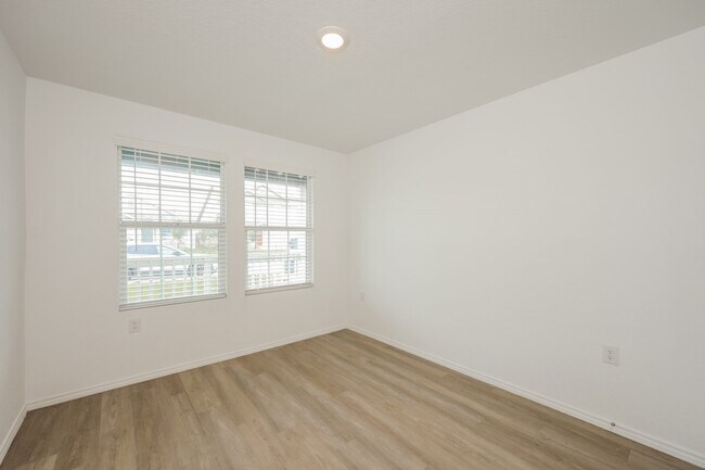 Building Photo - 12050 Pewee Ct