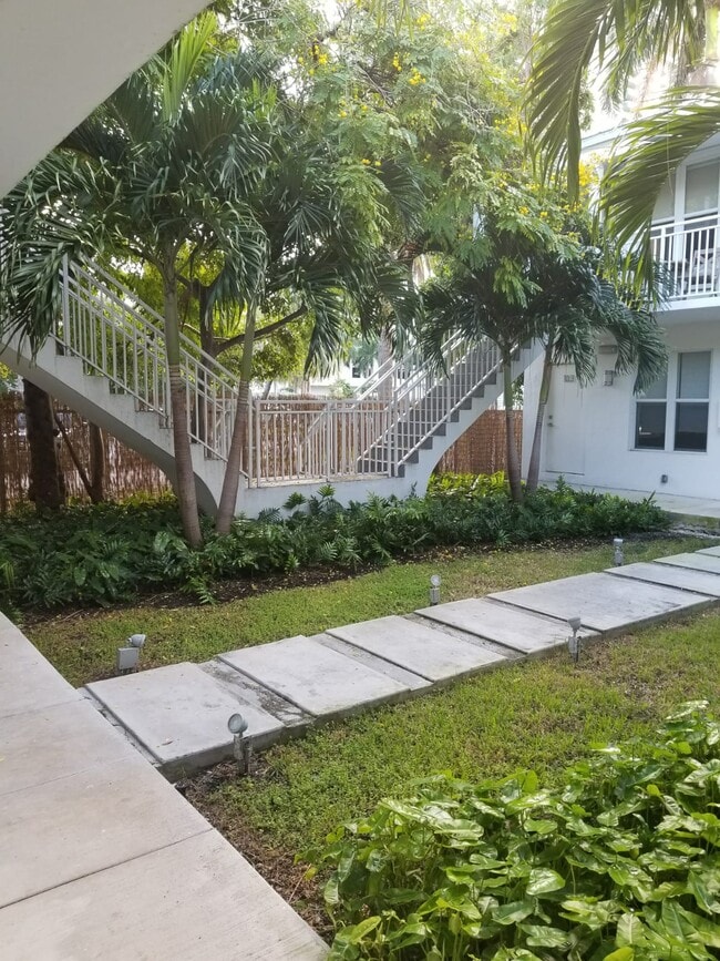 Building Photo - 1419 West Ave