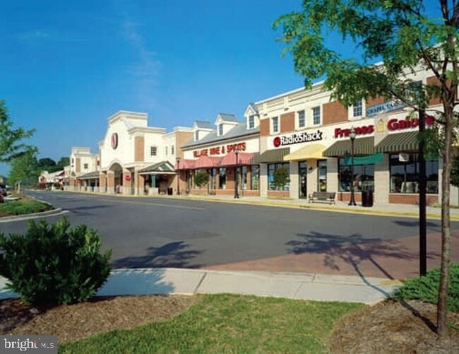 Building Photo - 8709 Spring Brook Way