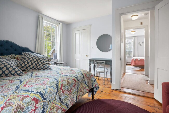 Building Photo - 38 Exeter Rd