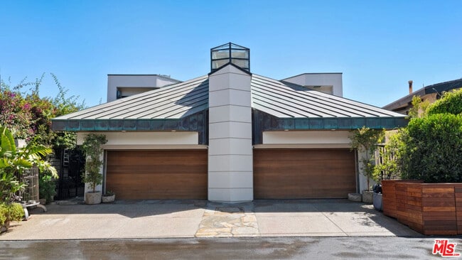 Building Photo - 25252 Malibu Rd