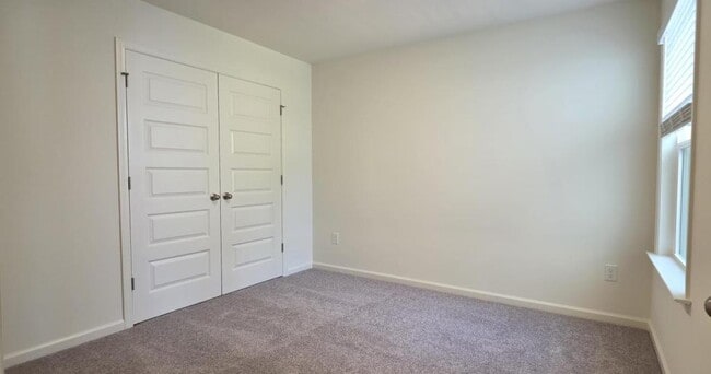 Building Photo - 185 Cabernet Dr