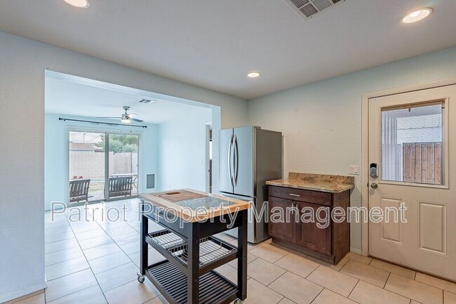 Building Photo - 7531 E McKinley St