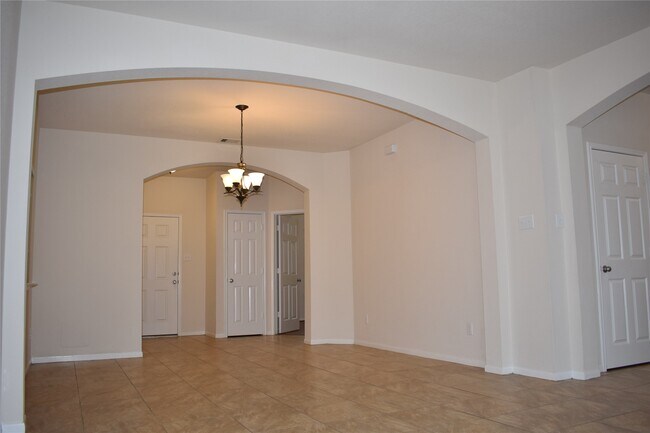 Building Photo - 11846 Jelicoe Dr