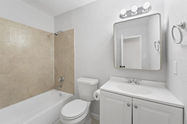 Building Photo - 23311 Pebworth Pl