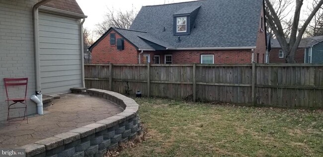 Building Photo - 1709 Forest Glen Rd