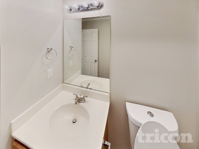 Building Photo - 5931 Bluestem Cir