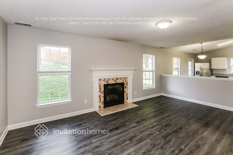 Building Photo - 916 Anchor Way NE