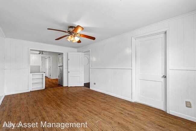 Building Photo - 4 br, 1 bath House - 2612 Hoyer St