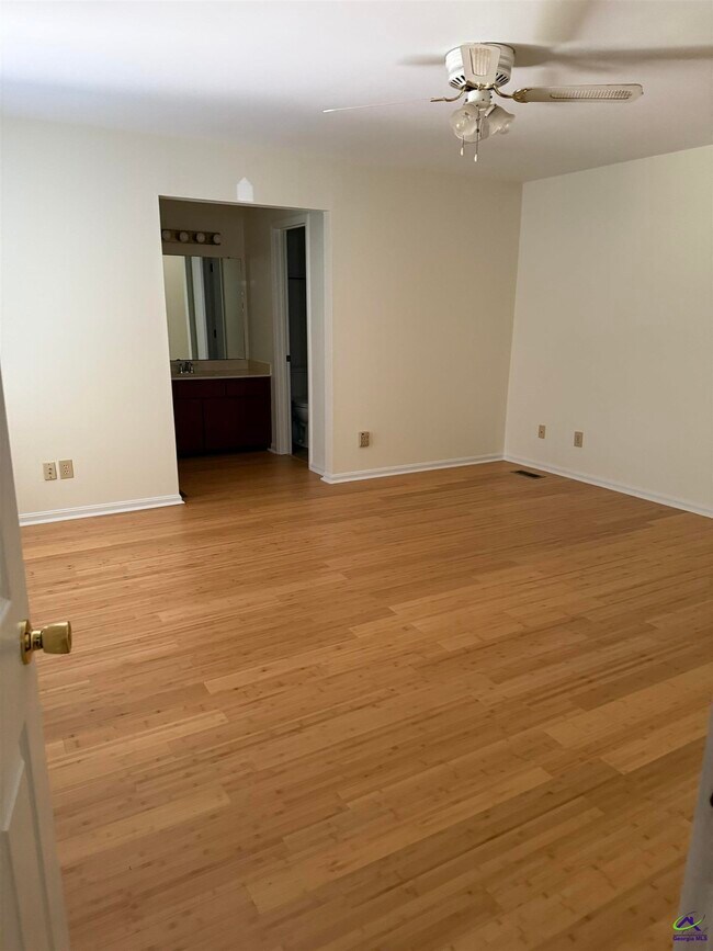 Building Photo - 421 Granada Terrace