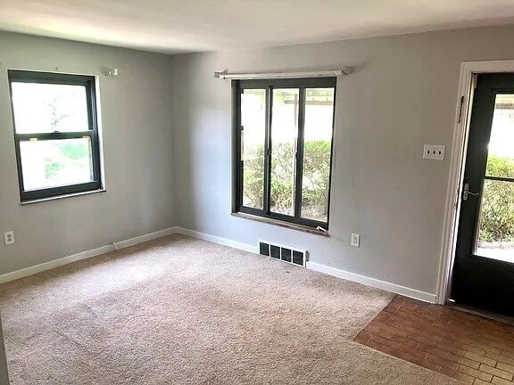 Building Photo - This 3 Bedroom W/ 2 Full Bathroom Home located within walking distance of one of the best high sc...