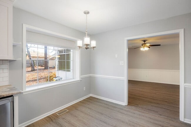 Building Photo - 4 Bedroom Home in Chesterfield County!!!! ***Available Early December***