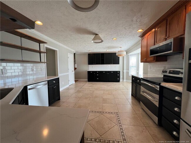 Building Photo - 113 Steeplechase Ln