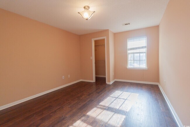 Building Photo - 3774 Hitchcock Way