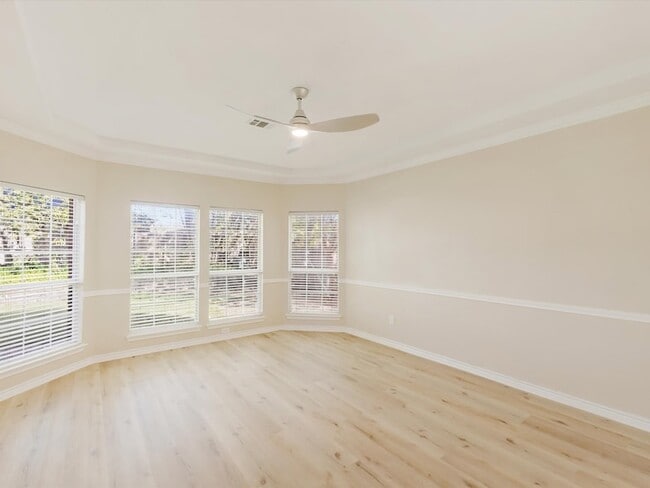 Building Photo - 1622 Stratford Dr