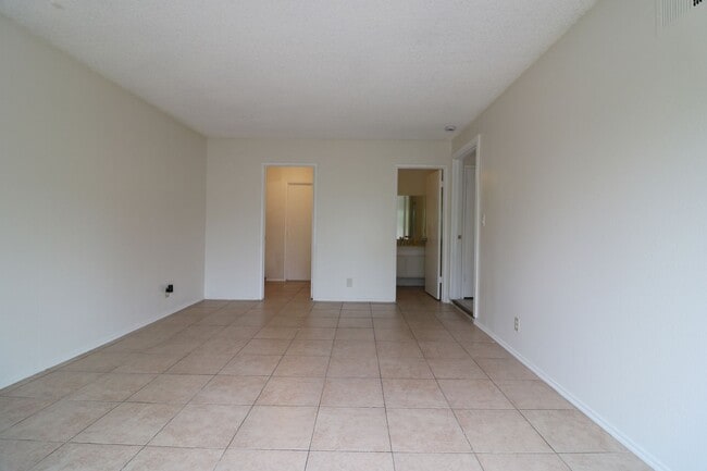Building Photo - Two story 4/Bed, 2.5/bath  Home for Lease ...