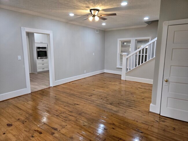 Building Photo - 1523 Avenue C