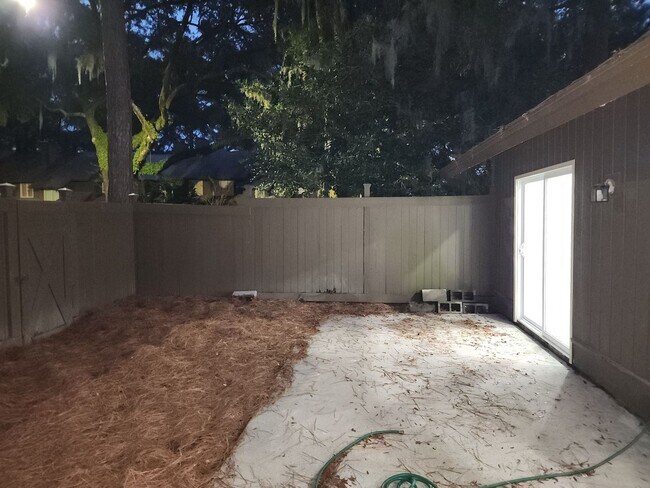 Building Photo - Available Mid MAY -Newly Remodeled, 2 Bedroom, 2.5 bath townhome in Vernon River Plantation.