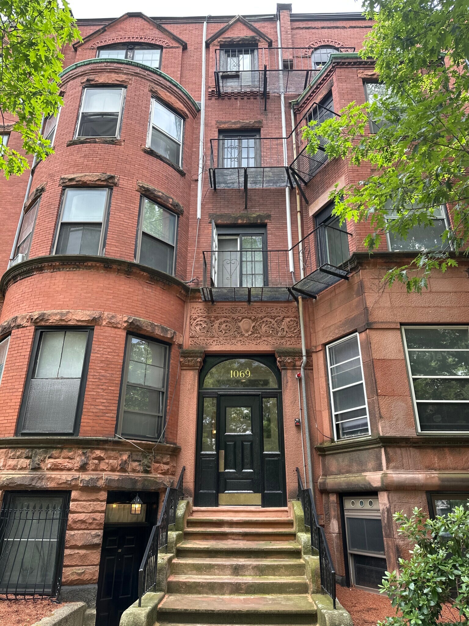 Building Photo - 1069 Beacon St