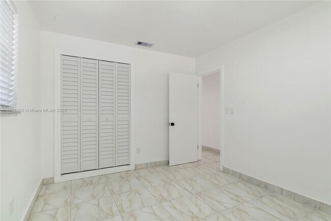 Building Photo - 9200 SW 62nd St