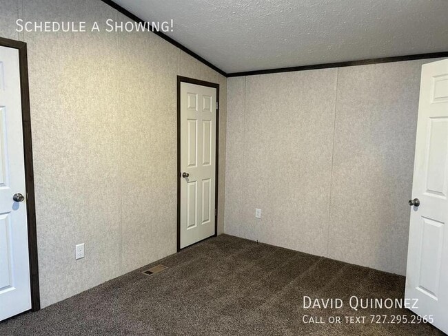 Building Photo - 5822 Kelso-
