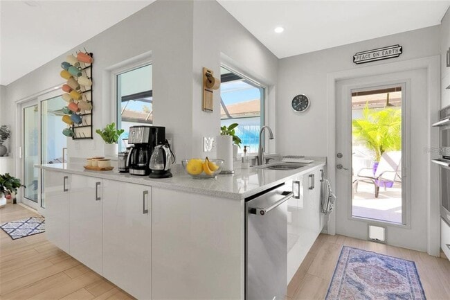 Building Photo - 3694 Glen Oaks Manor Dr