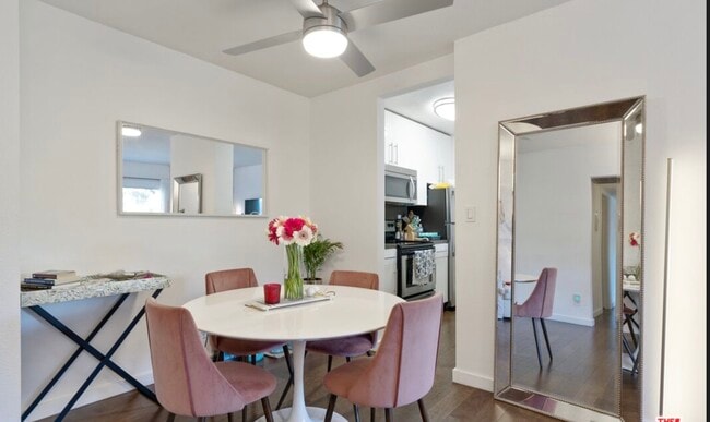 Building Photo - 141 S Clark Dr